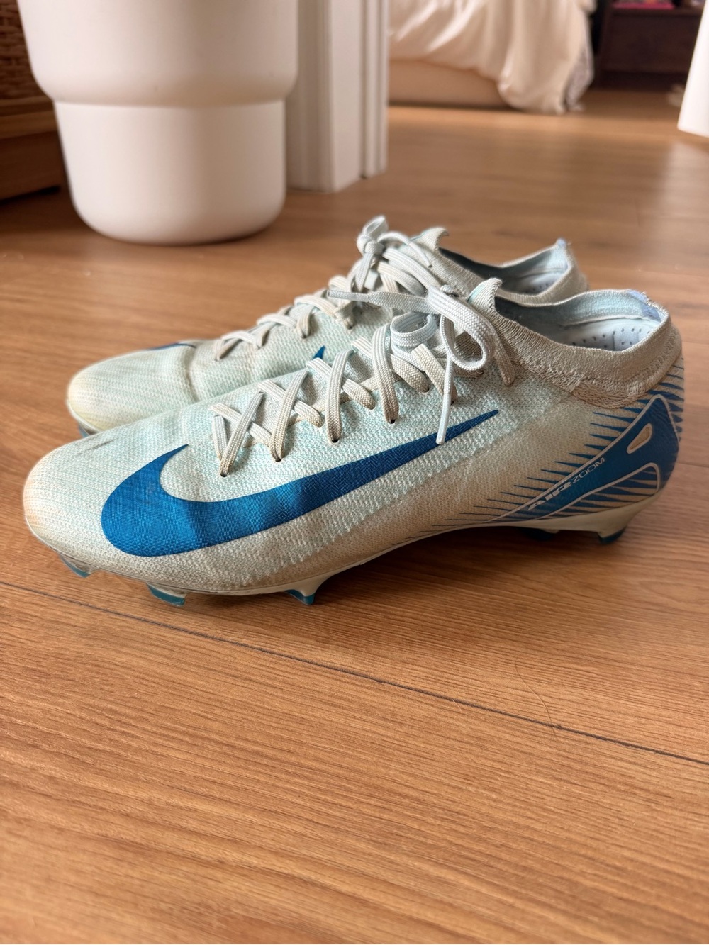 Nike Zoom Mercurial Vapor 16 soccer cleats